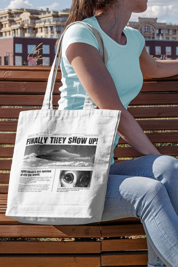 Spaceship Newspaper Zipper Tote Bag