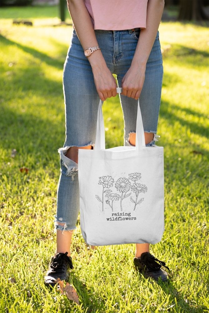 Daisy Growing Flowers Zipper Tote Bag