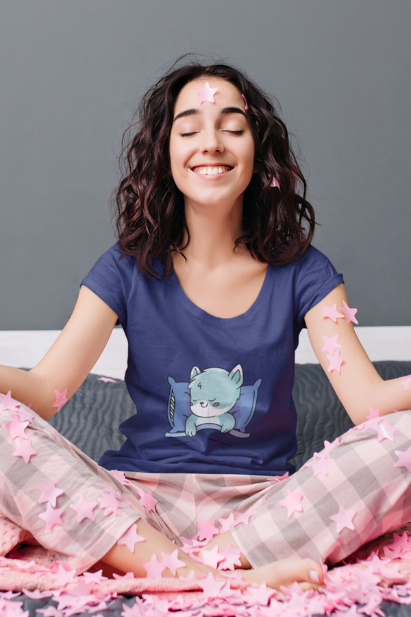 Cute Sleeping Cat Printed Scoop Neck T-Shirt For Women - WowWaves